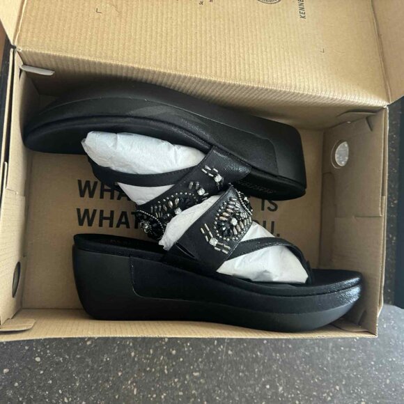 Reaction Kenneth Cole - Picture 2 of 5